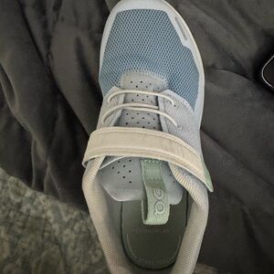 On Cloud girl sneakers